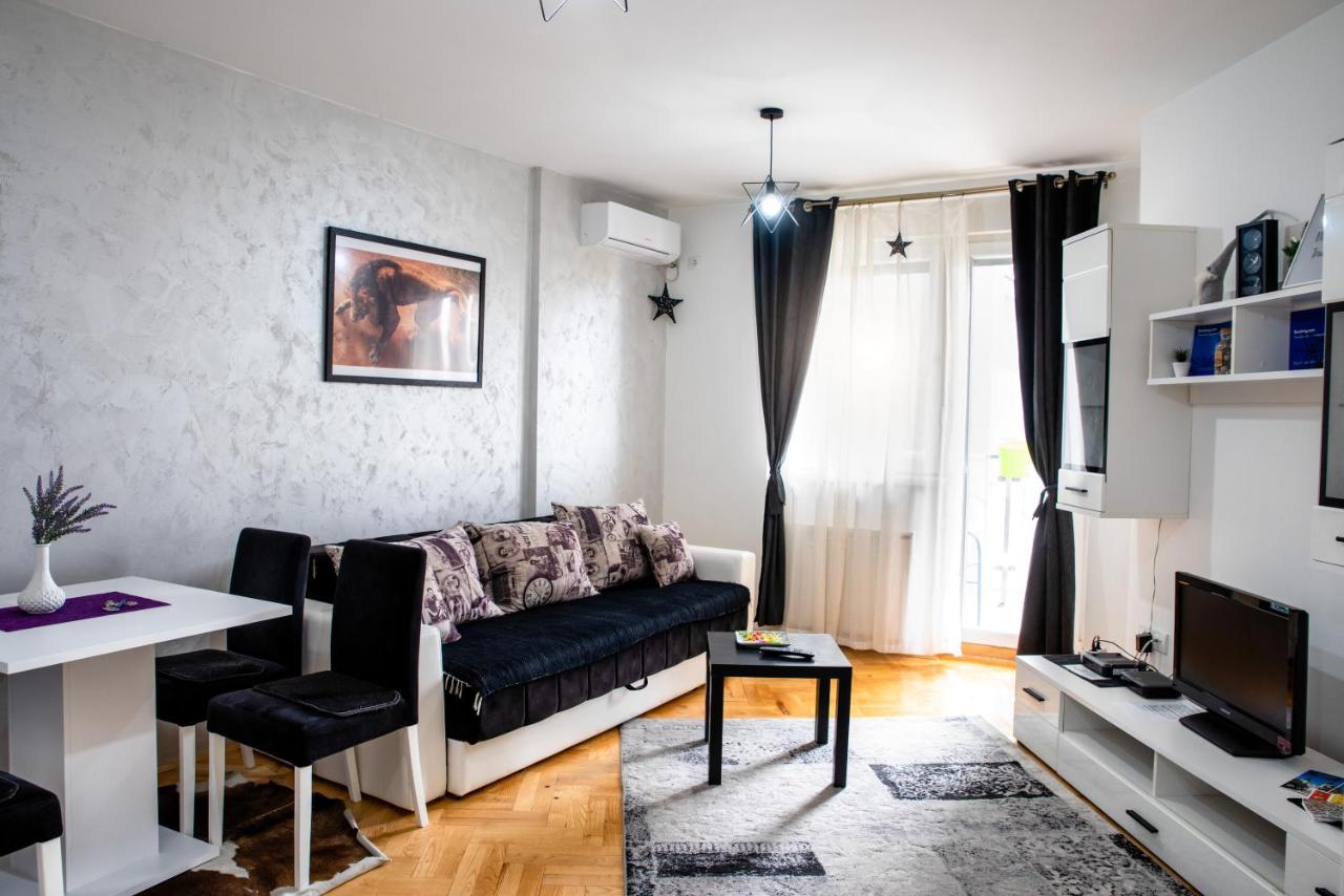 B&B Novi Sad - Apartman Black Star - Bed and Breakfast Novi Sad