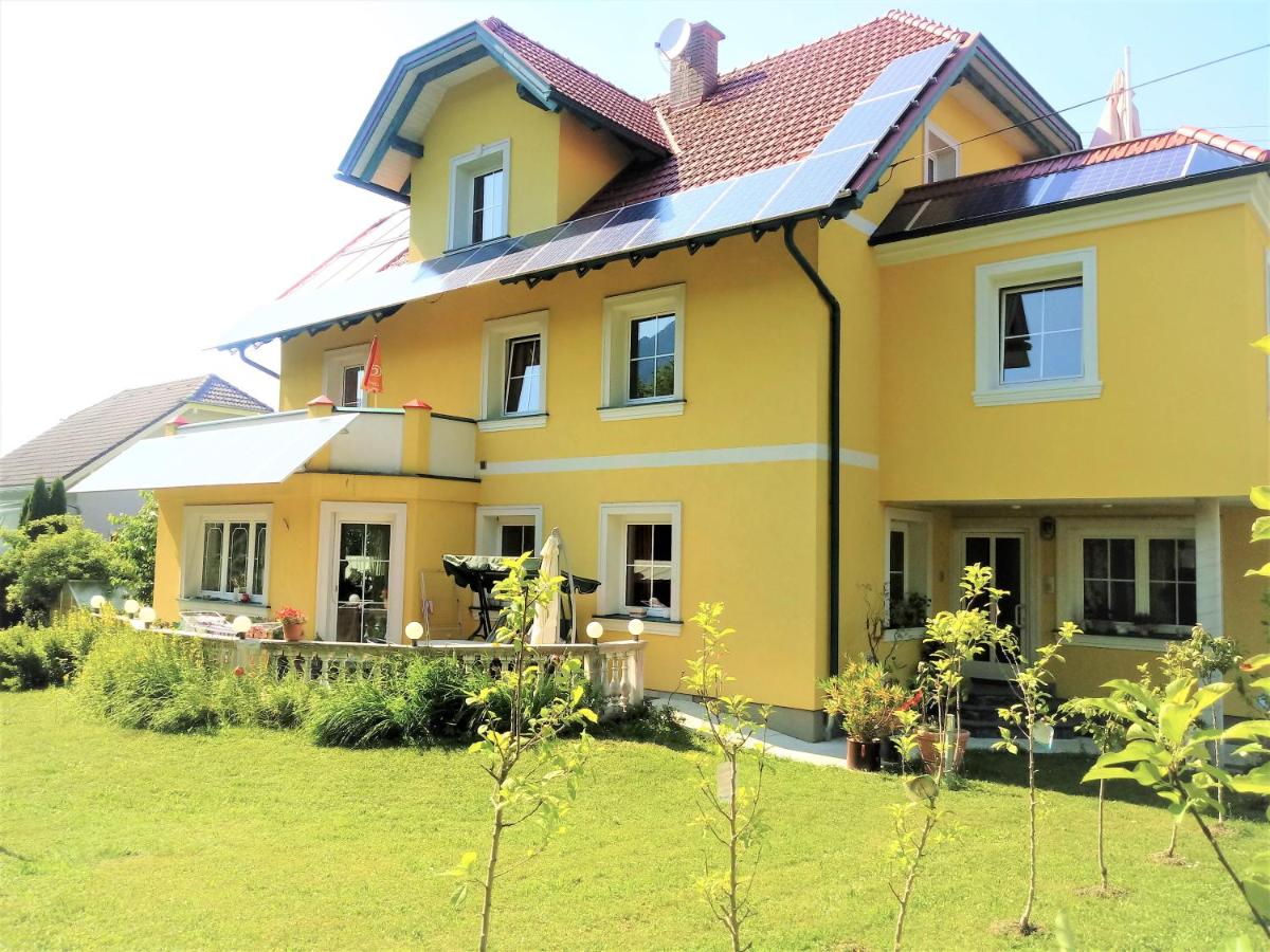 B&B Faak am See - Kunterbunt Seehaus - Bed and Breakfast Faak am See