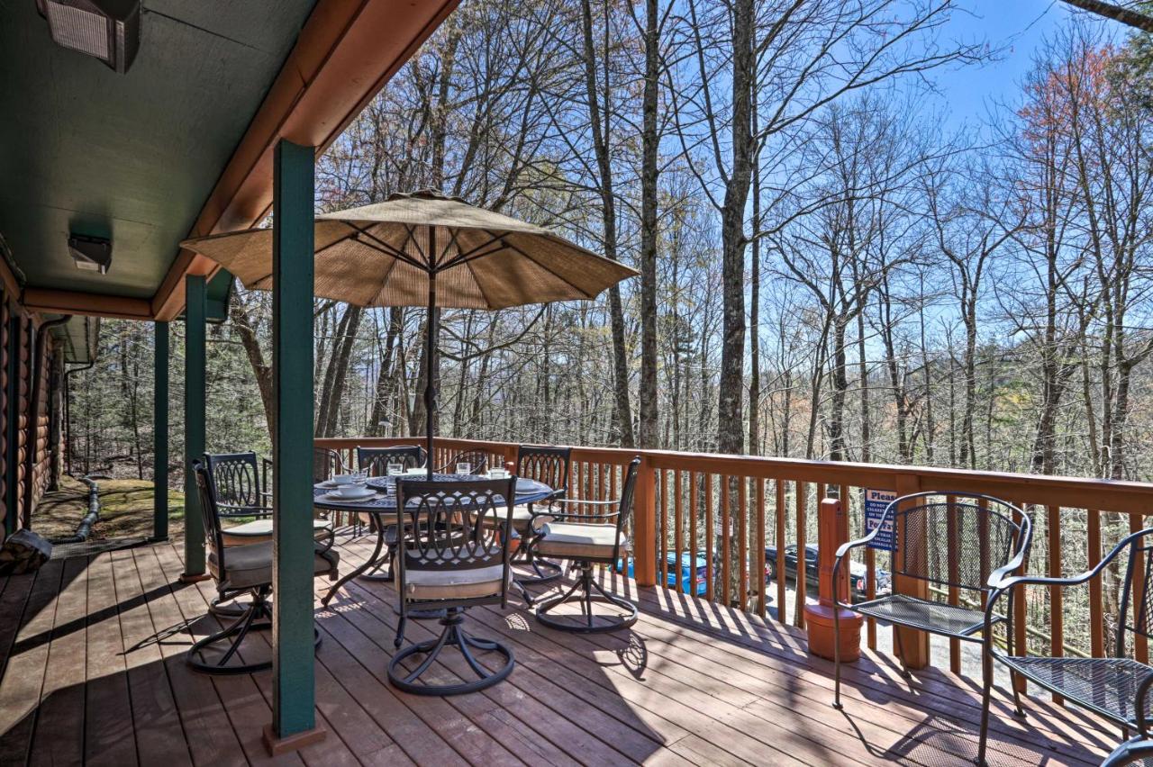 Smoky Mountain Cabin 4 Acres, 3 Mi to Gatlinburg - B&B