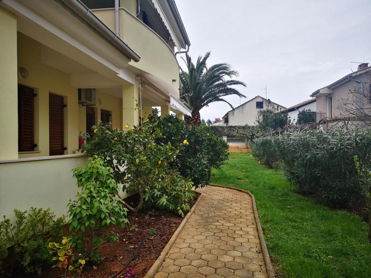 Flowers apartments Medulin, Fucane 1A - B&B