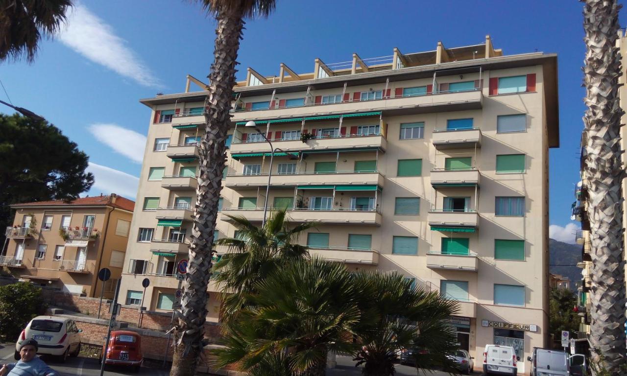 Piazza Mazzini 21 - B&B Loano