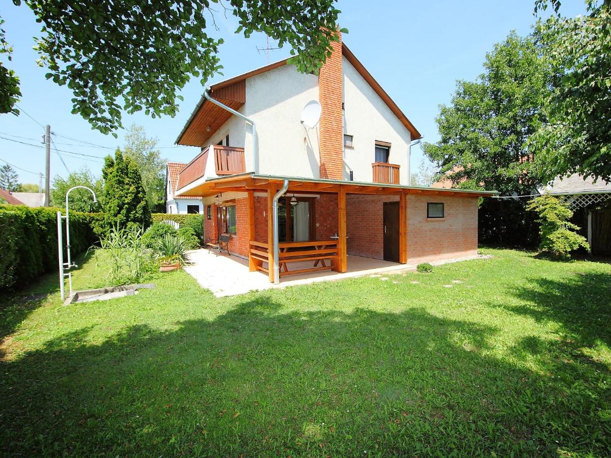 B&B Balatonkeresztúr - Holiday Home Brico by Interhome - Bed and Breakfast Balatonkeresztúr