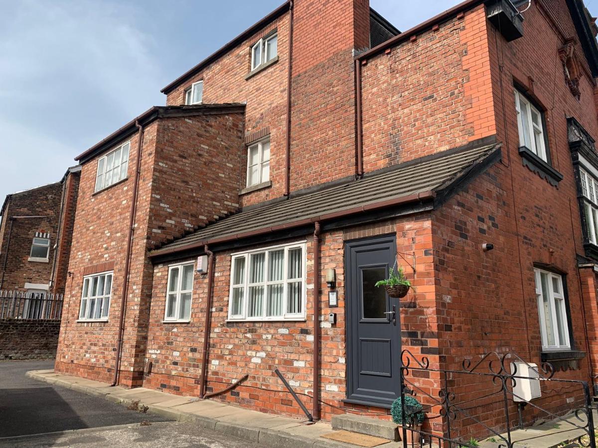 Be My Guest Liverpool - Ground Floor Apartment with Parking - B&B