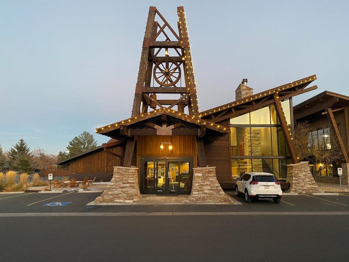 Mid-Century Gem w/King - B&B