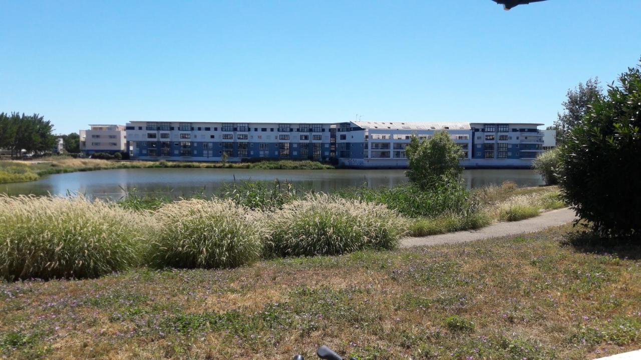 Terrasse sur le lac - B&B La Rochelle