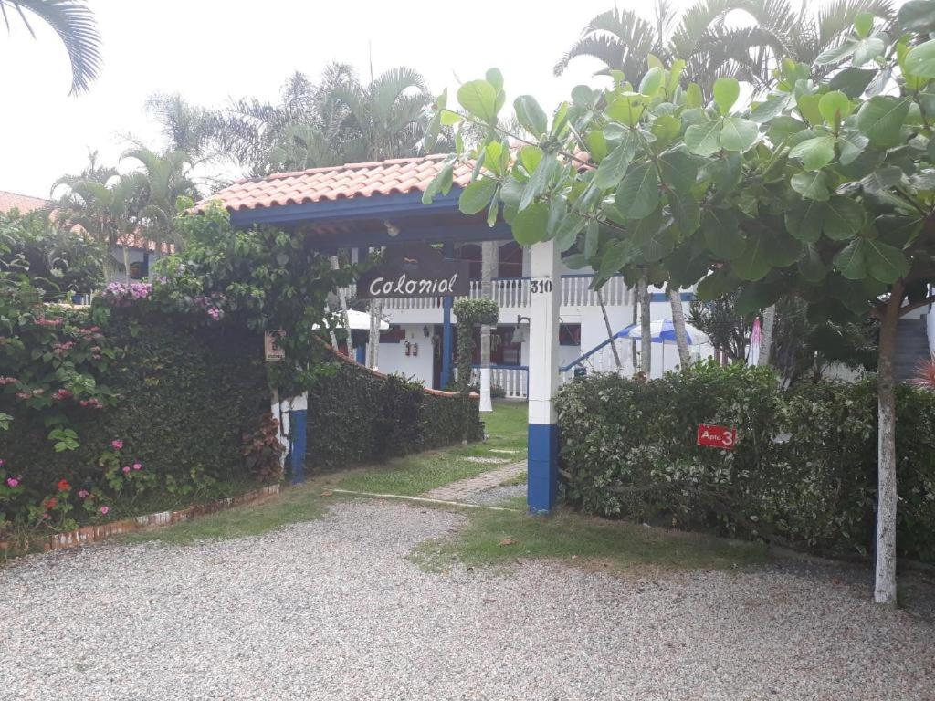 CONDOMINIO COLONIAL APARTAMENTOS 150M DA PRAIA - B&B