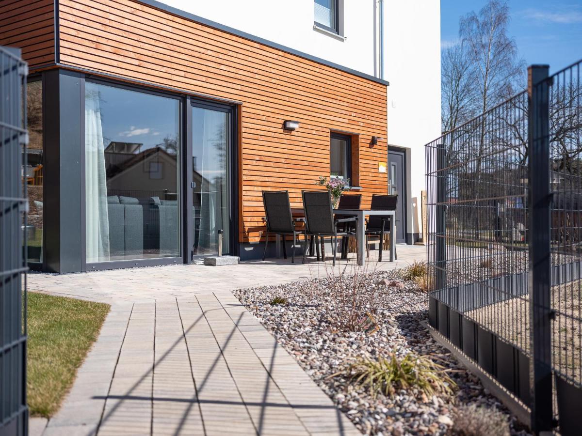 Luftkurort - 5 Sterne Ferienhaus - See-Kamin-Sauna-Garten - Chambres d’hôtes Krakow am See