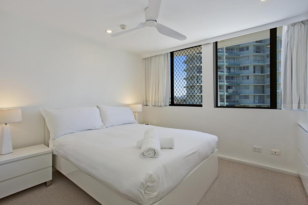 Deluxe Two-Bedroom Apartment with Sea View