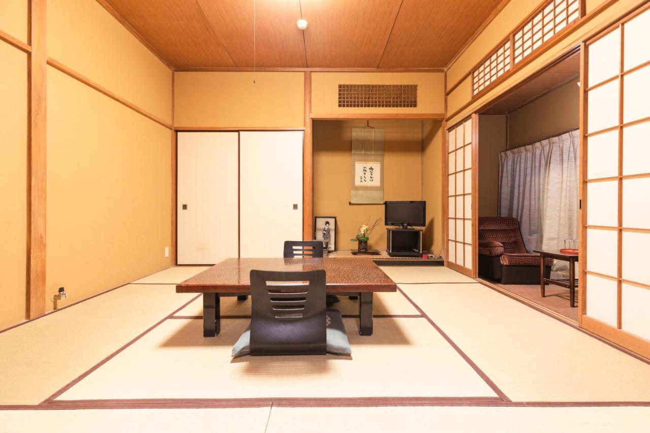 Japanese-Style Family Room with Open-Air Bath ( Up to 4 people )