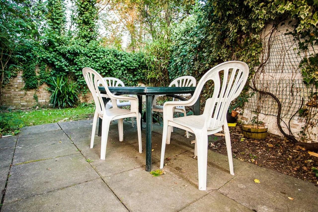Charming Peaceful 2 Bedroom with Parking and Garden - B&B