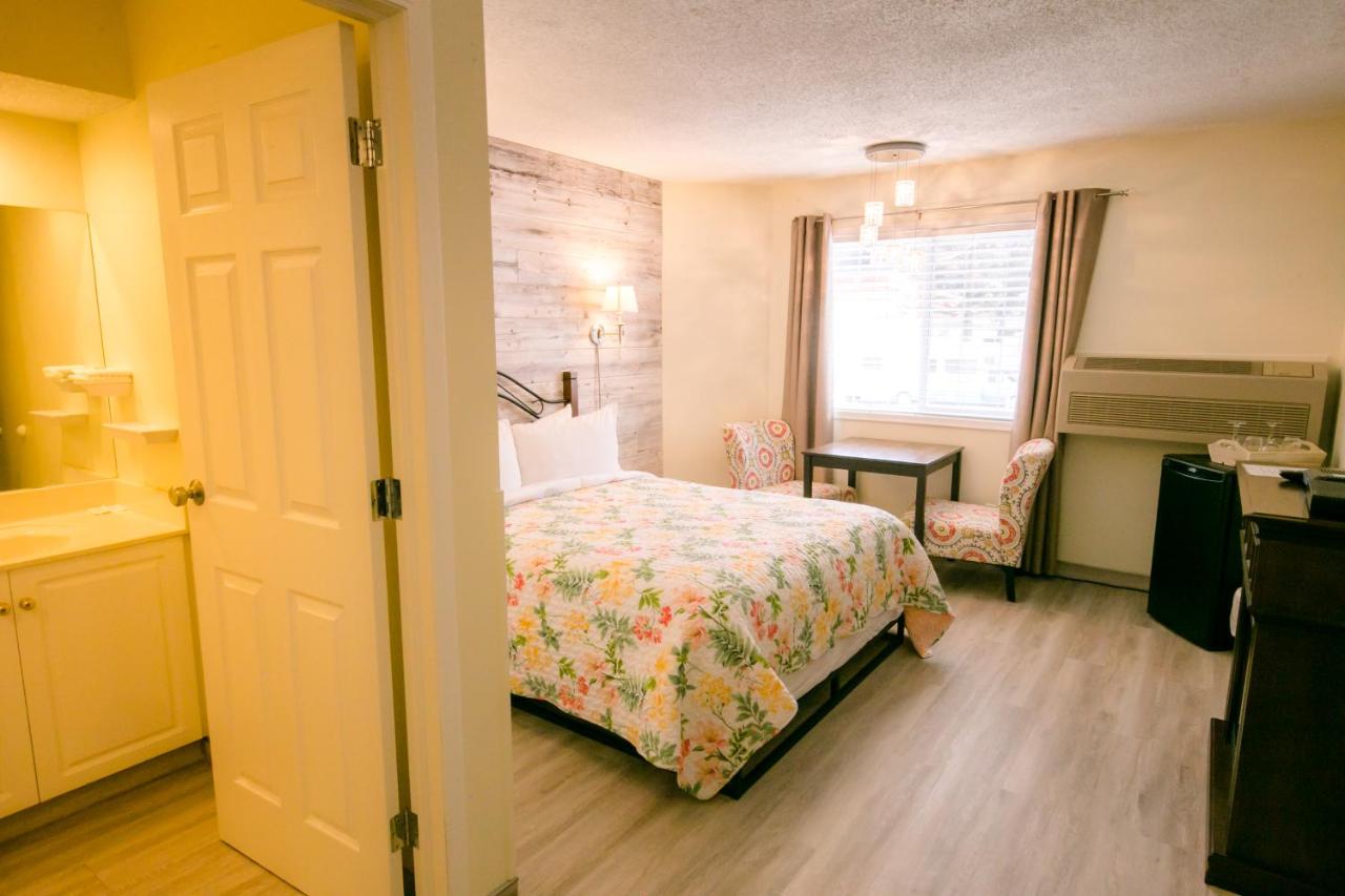 Queen Room - Adults Only