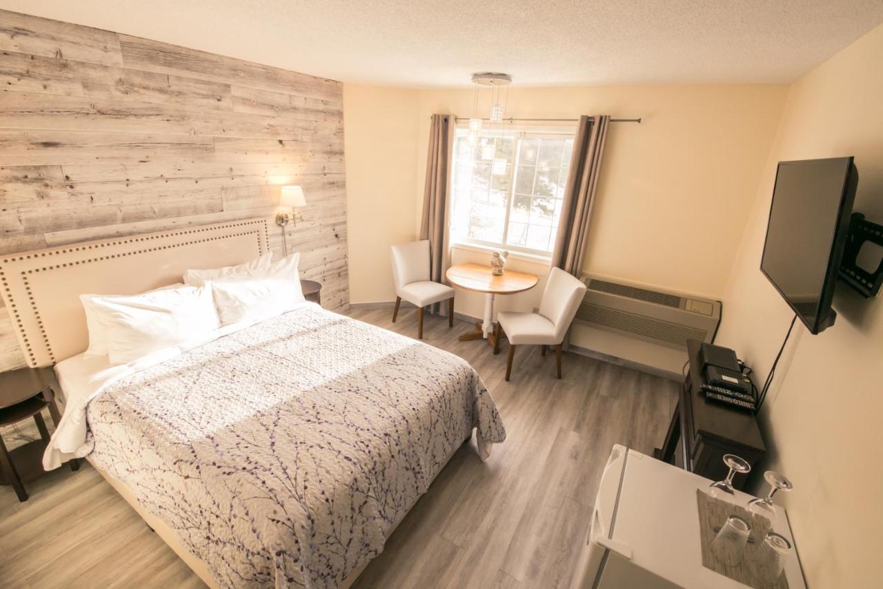 Queen Room - Adults Only