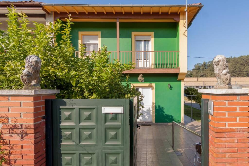 Casa entera hasta 10 plazas entre "Mar y Montaña" - Bed and Breakfast