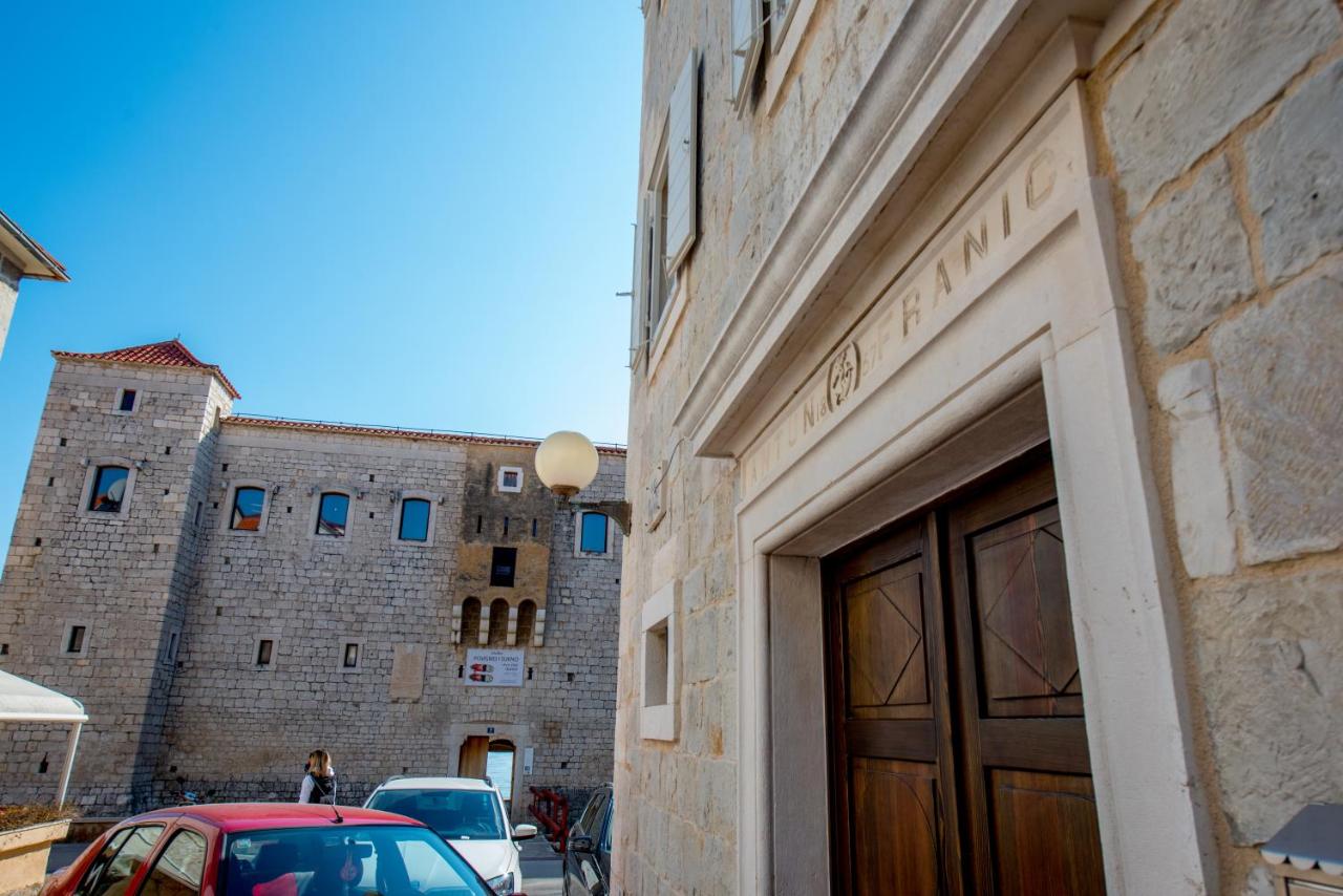 Heritage Villa Vitturi Sea View - Ferienwohnung Kutleše