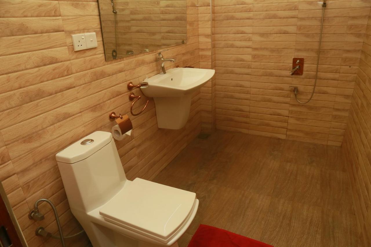Deluxe Double Room (2 Adults + 1 Child)