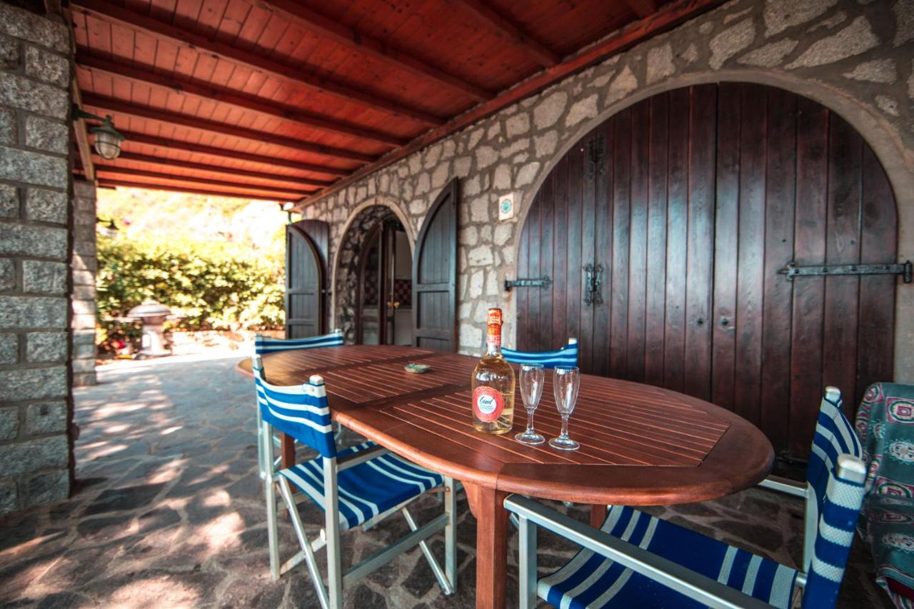 Villa - Beach Front