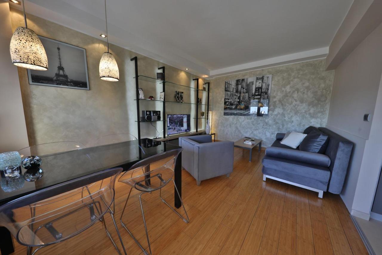 One-Bedroom Apartment with Terrace