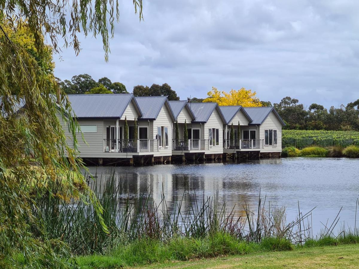Crittenden Lakeside Villas - B&B Dromana
