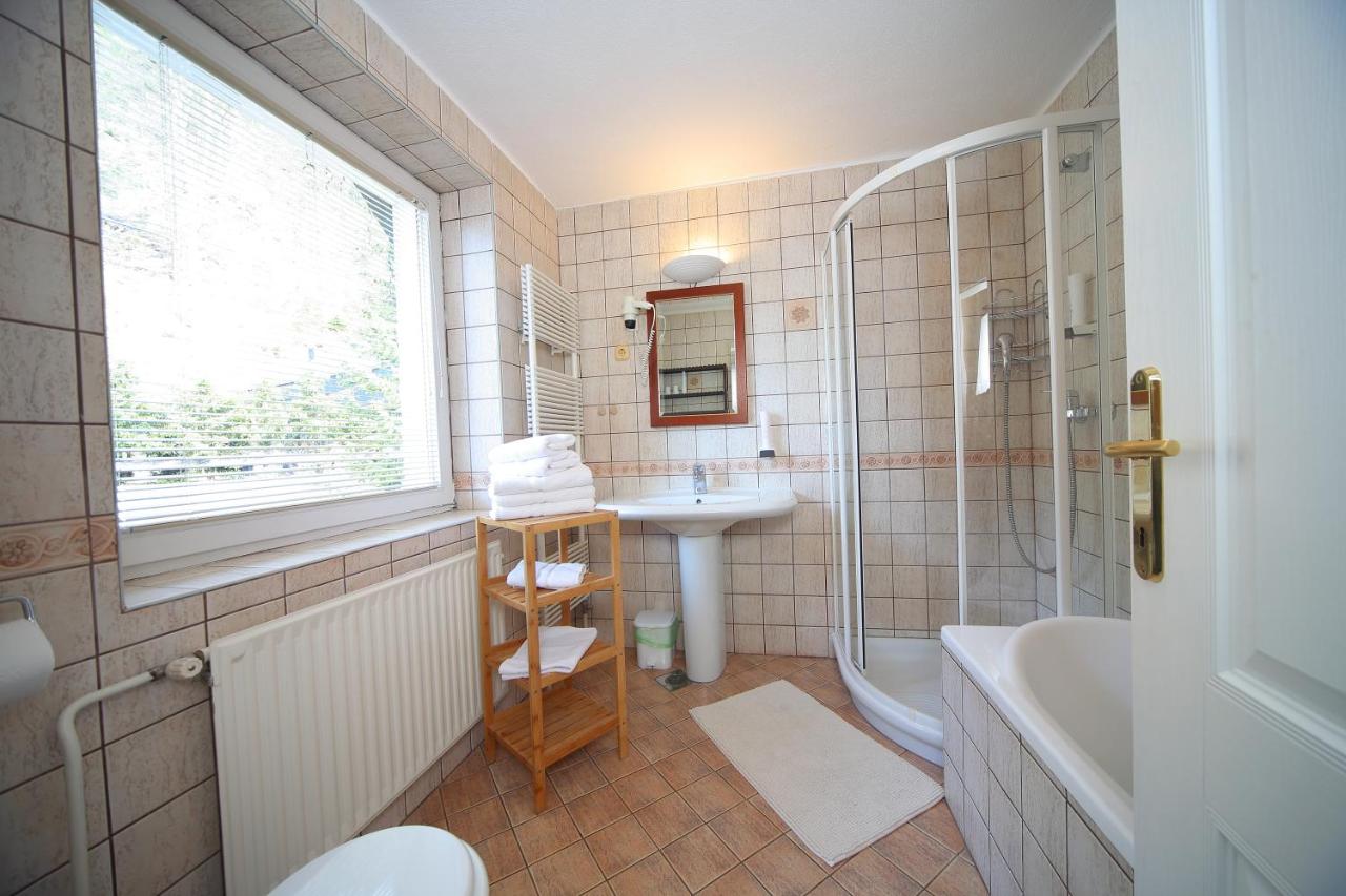 One-Bedroom Apartment with Balcony