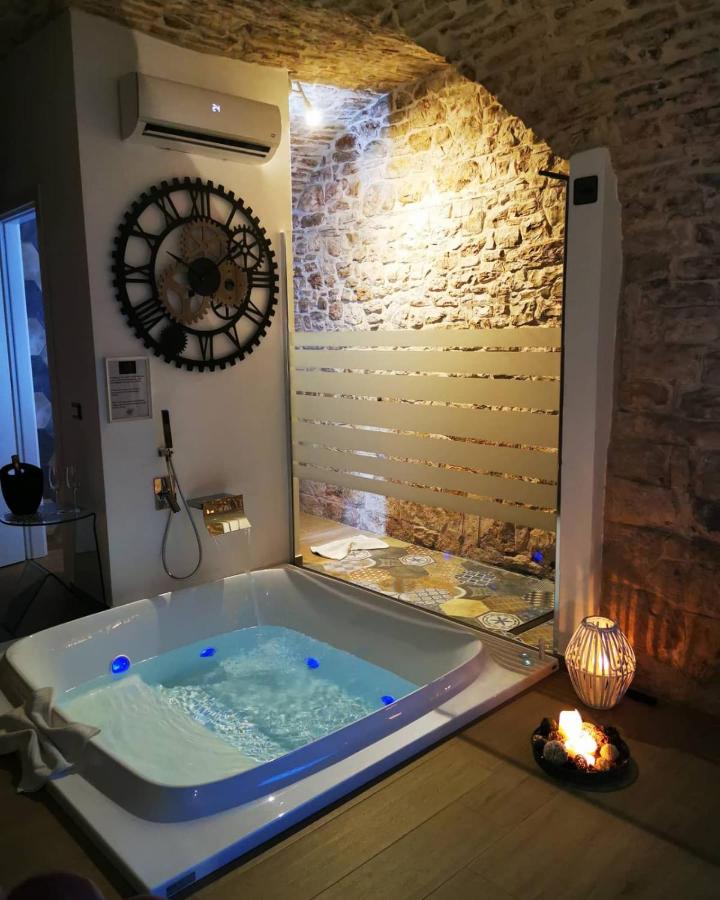 B&B Palo del Colle - Suite 123 Luxury B&B Con Jacuzzi - Bed and Breakfast Palo del Colle