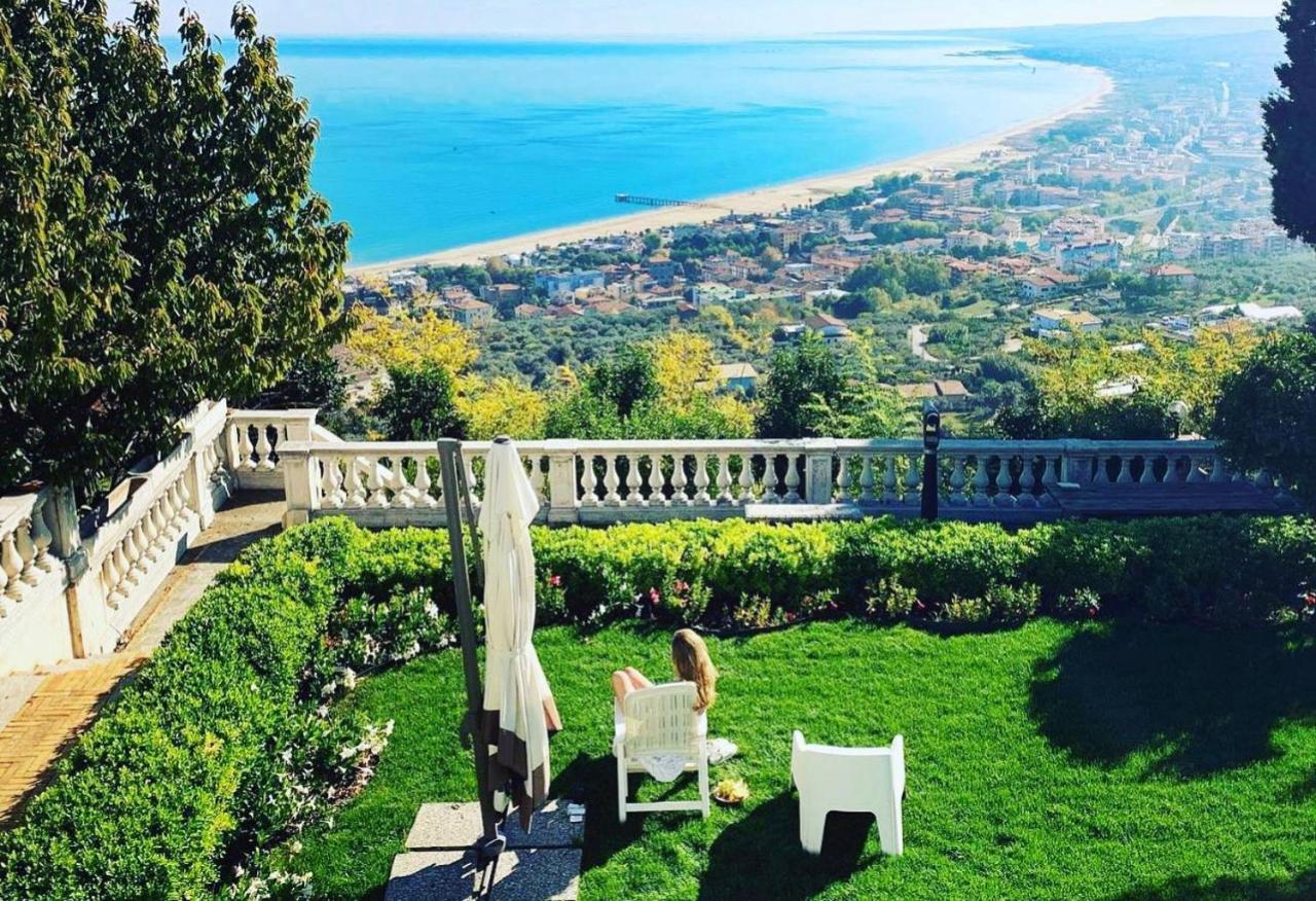 SECRET GARDEN - Suites & Apartments - B&B Vasto