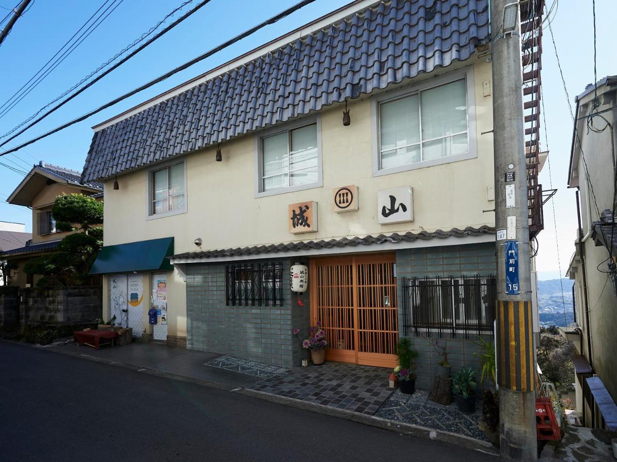 Shiroyama Ryokan - B&B