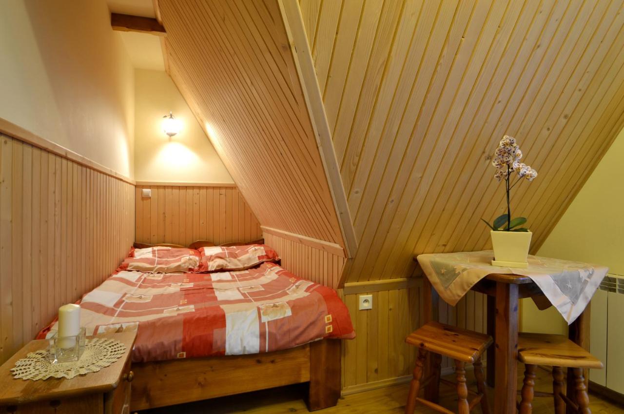 Single Room with Private External Bathroom