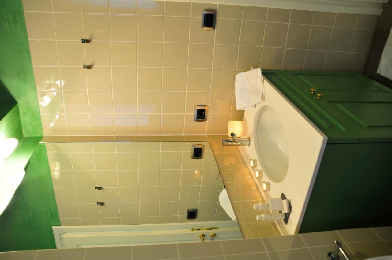 One-Bedroom Apartment (4 Adults)