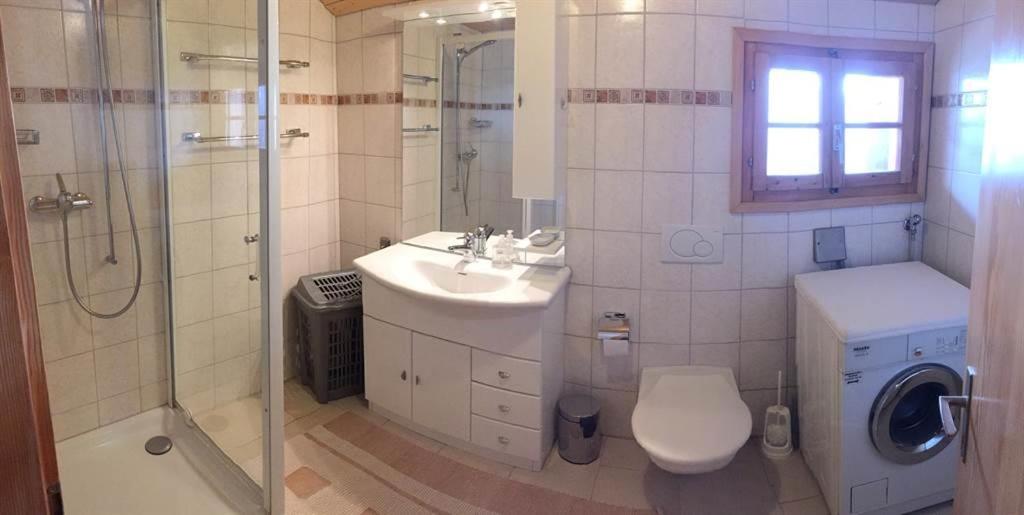 Two-Bedroom Apartment with Shower 