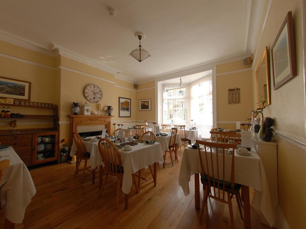 B&B Whitby - Chiltern Guest House - Bed and Breakfast Whitby