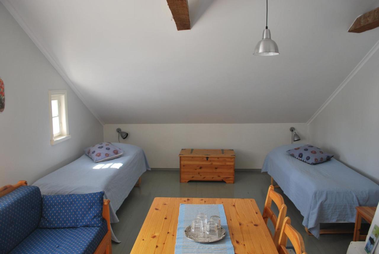 Vierbettzimmer mit Gemeinschaftsbad