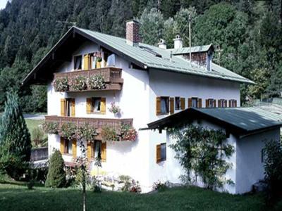 B&B Berchtesgaden - Ferienwohnung Holl - Bed and Breakfast Berchtesgaden