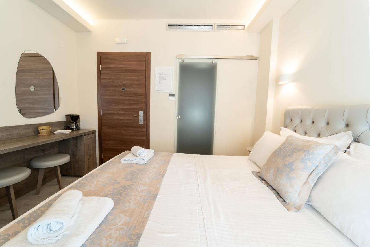 Luxury Plateia Rooms - B&B Peraía