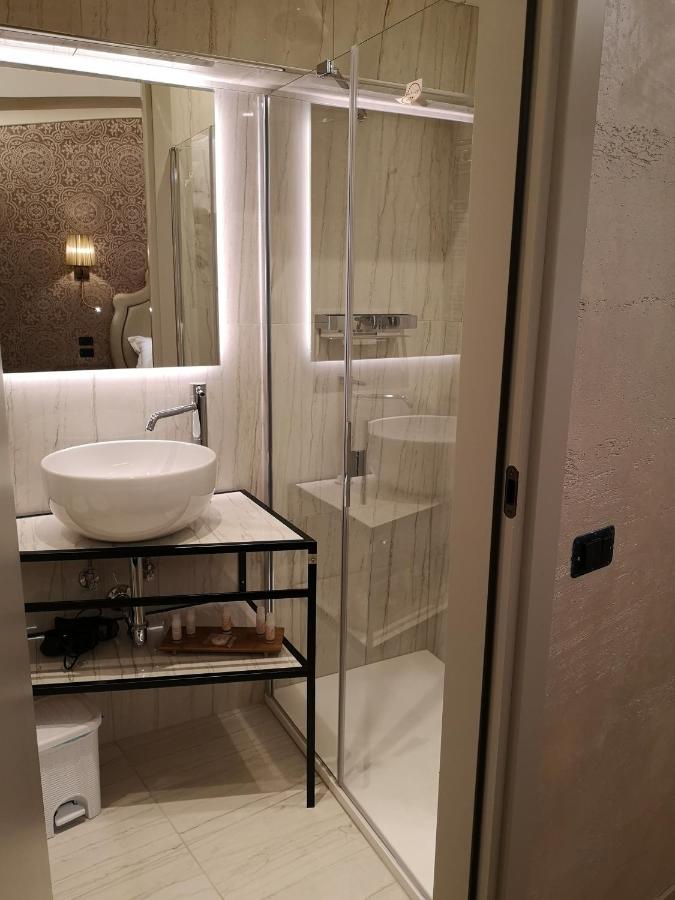 Camera Matrimoniale/Doppia con Letti Singoli