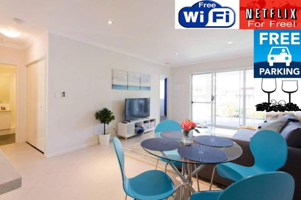 B&B Perth - CONVENIENT AIRPORT SUNNY GARDEN WIFI NETFLIX WINE - Bed and Breakfast Perth