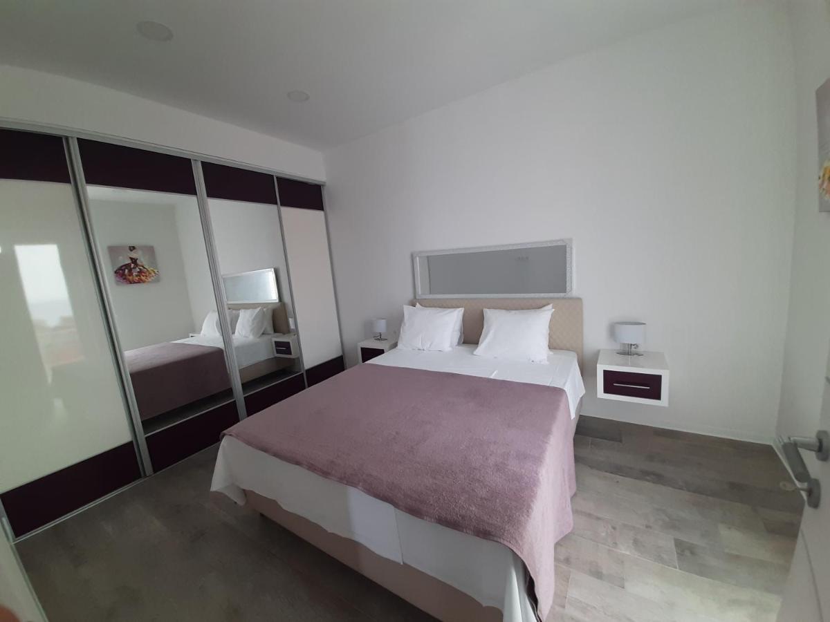 Apartment mit Poolblick