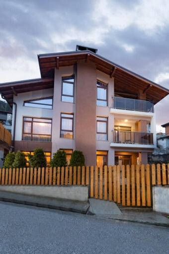 Апартамент Никола - Bed and Breakfast Devin