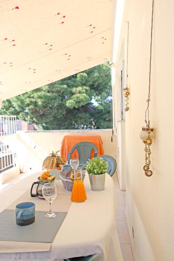 Apartment near the sea and the Athens airport , Artemida - Chambres d'hôtes Artémida
