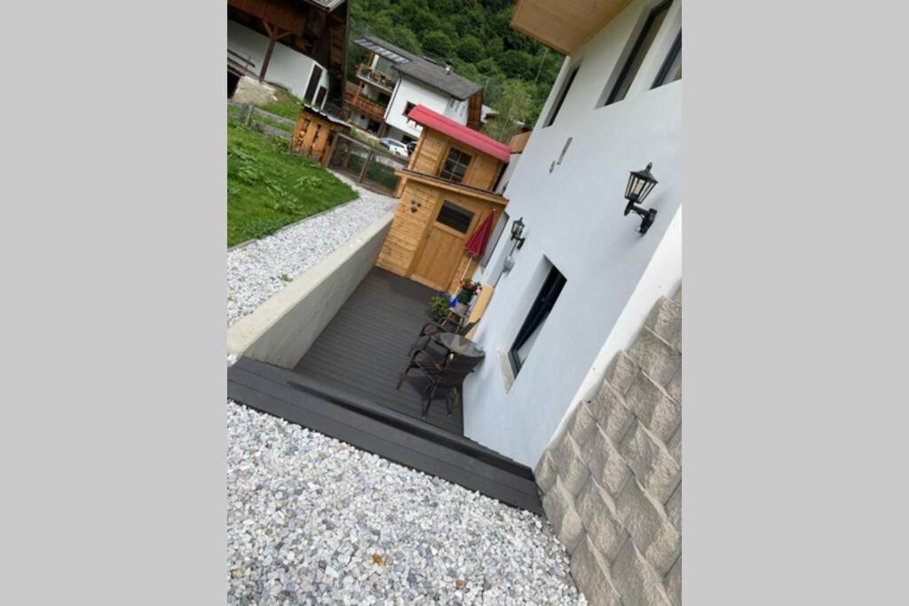Ferienwohnung Alpenland - schönes, neues Apartment - Chambres d'hôtes Neustift im Stubaital