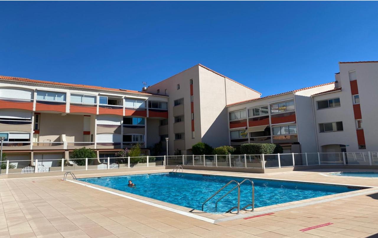 ARGELES PLAGE STUDIO PISCINE PARK. PRIVATIF DANS RES. SECURISEE - B&B
