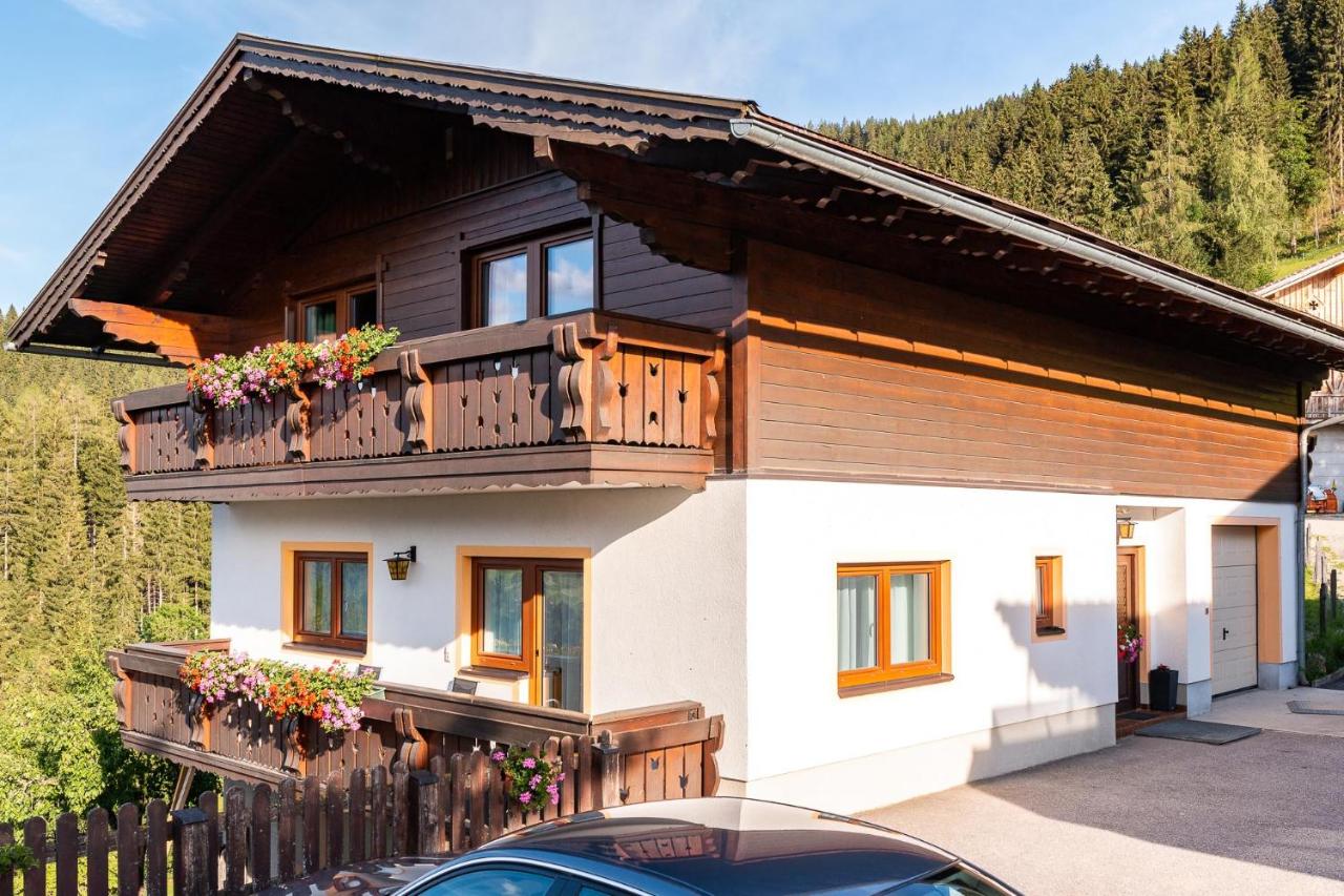 Appartamento con 2 Camere da Letto e Balcone