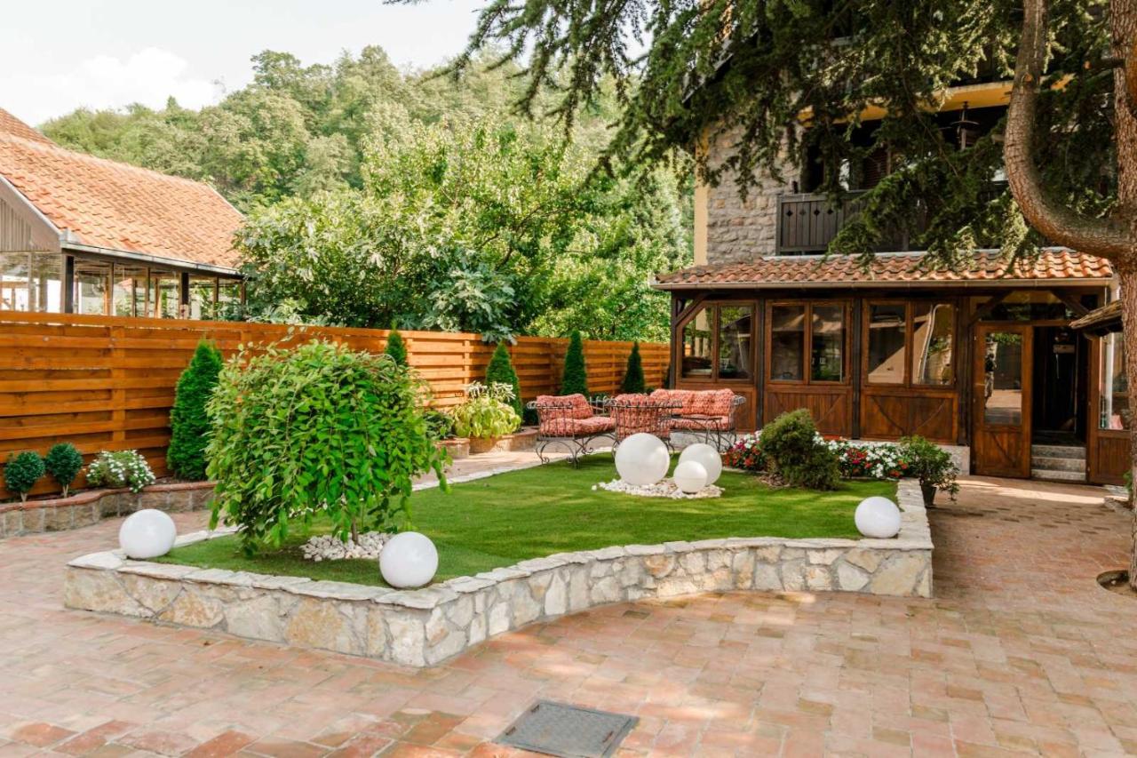 Vila Aleksić - Bed and Breakfast Smederevo