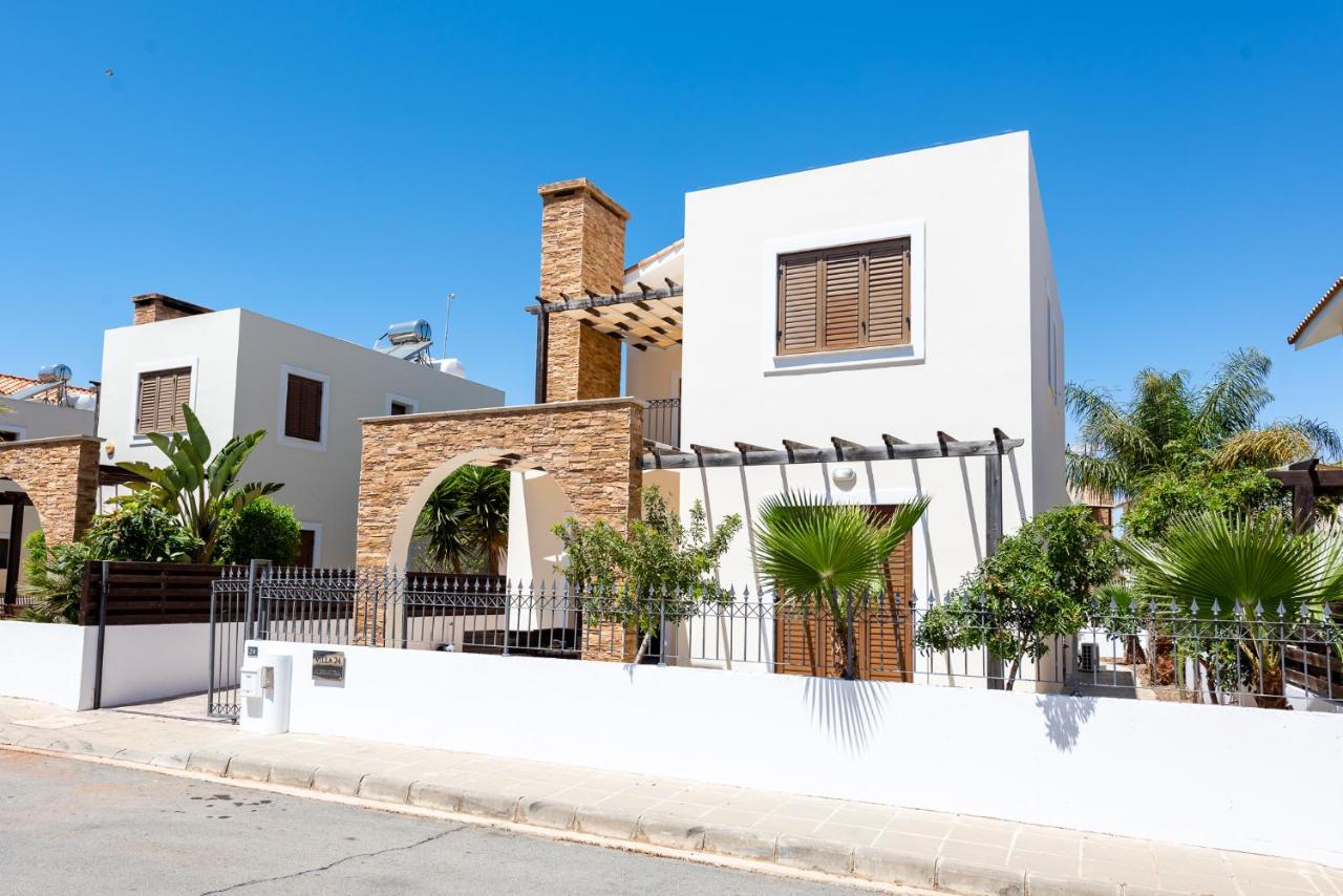 B&B Agia Napa - Villa Alexandra by Ezoria Villas - Bed and Breakfast Agia Napa