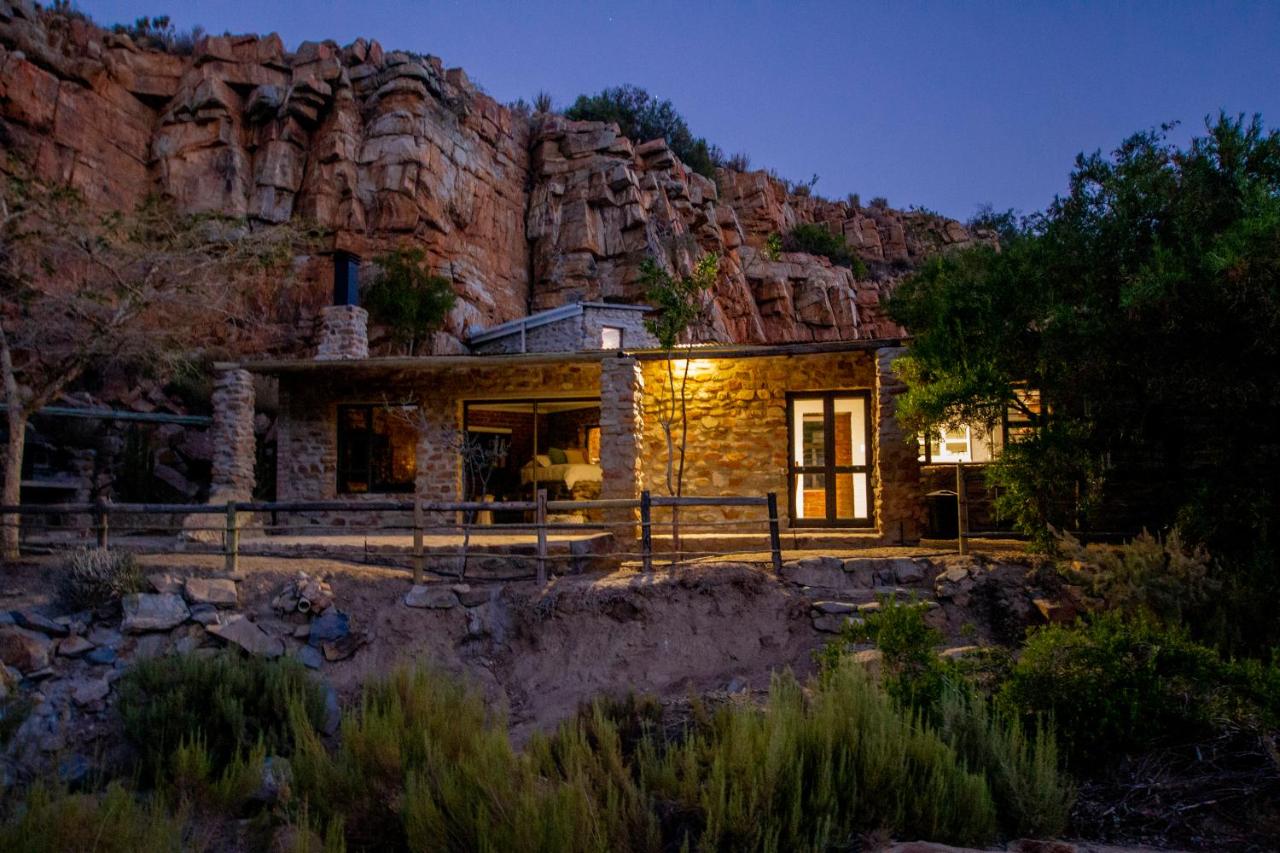 Desert Wind Private Guest and Game Farm - B&B