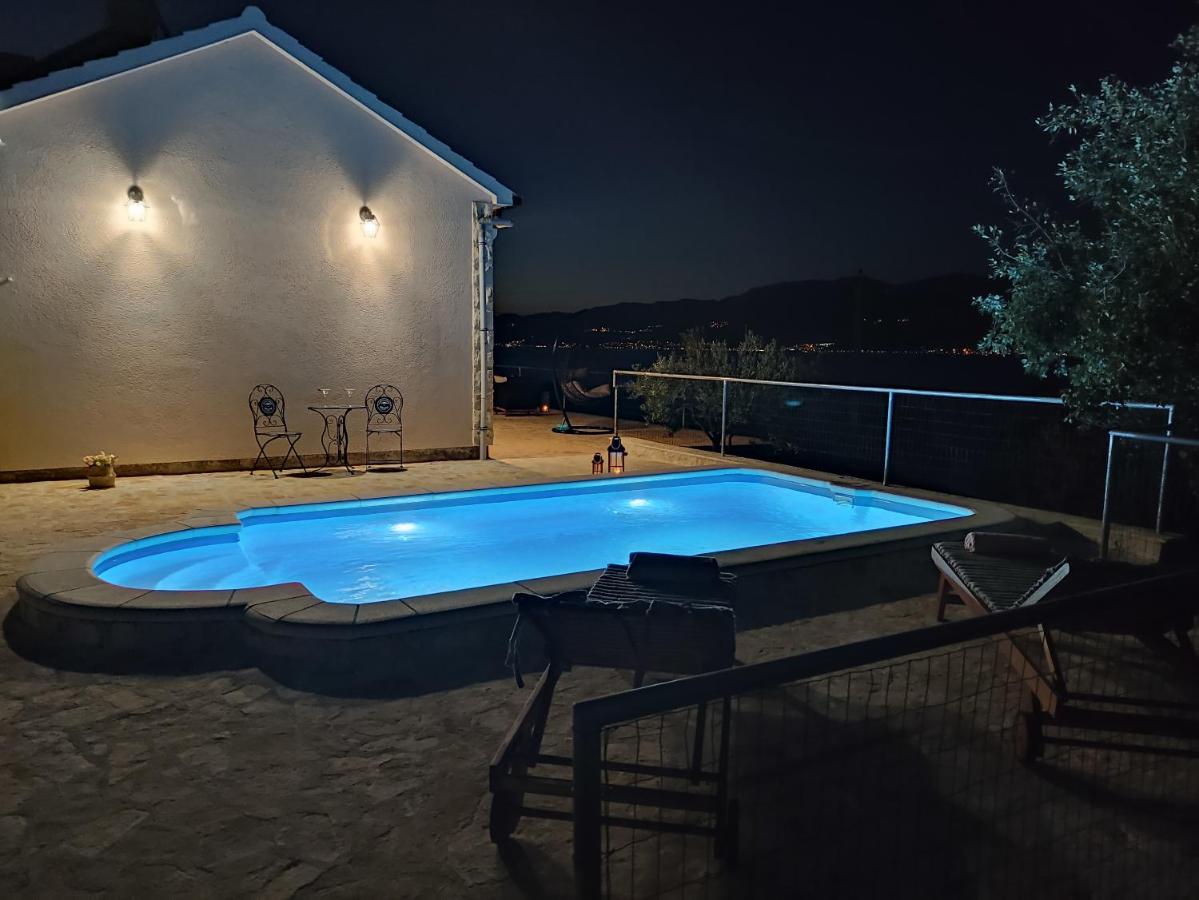 Secluded Holiday home HERITAGE - Chambres d'hôtes Postira