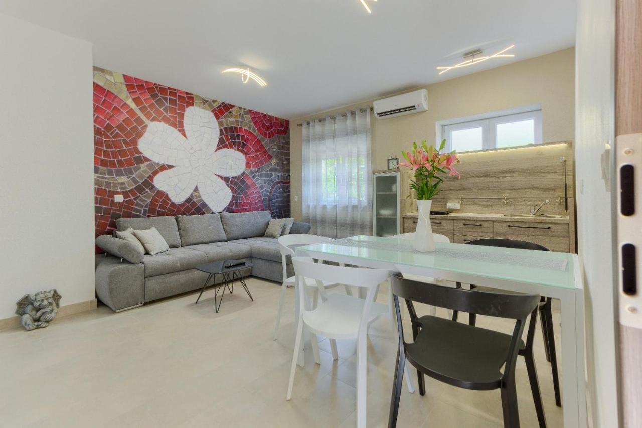 Castle Bay Apartment - B&B