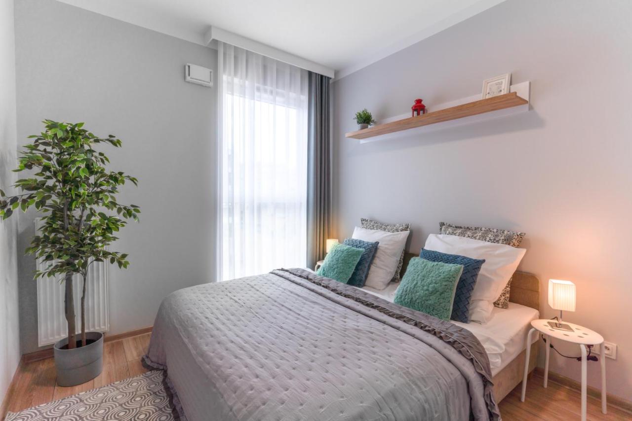 B&B Poznań - Apartamenty Homely Place 10 - Parking - Bed and Breakfast Poznań