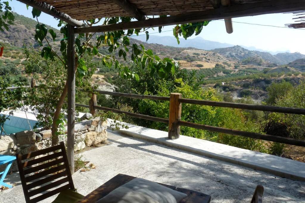 B&B Gdochia - Comfortable Family House nearby Mirtos - Bed and Breakfast Gdochia