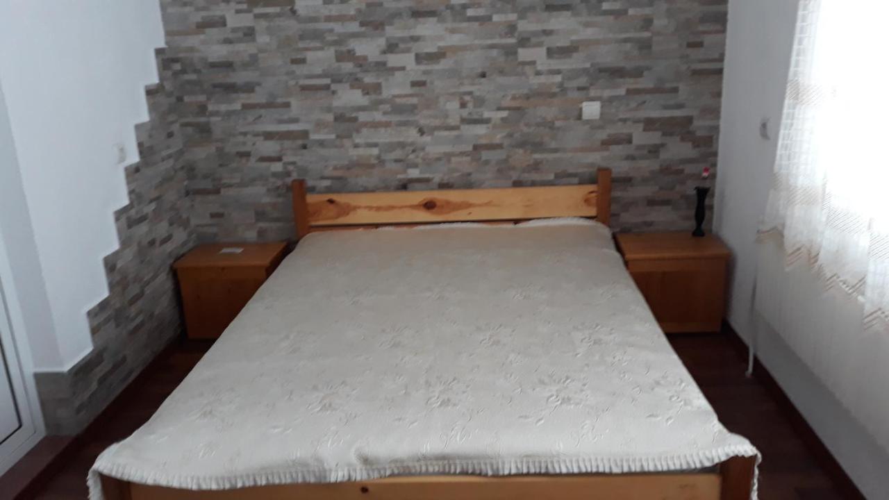 Вила Багрянови - B&B Dospat