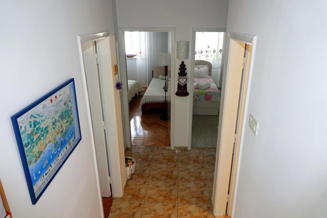 Two-bedroom Apartment in the Centre - B&B Macarsca